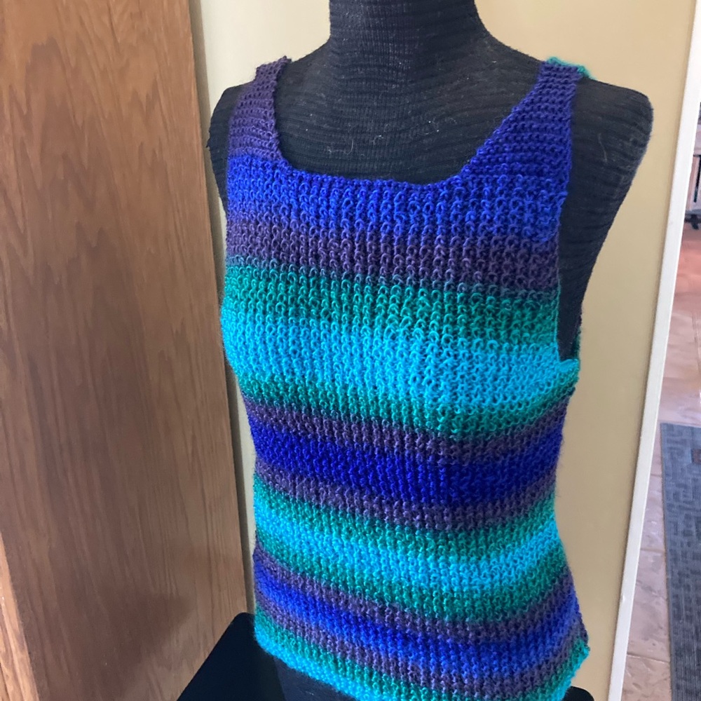 Hand Knit Women’s Tank Top SZ Small NEW